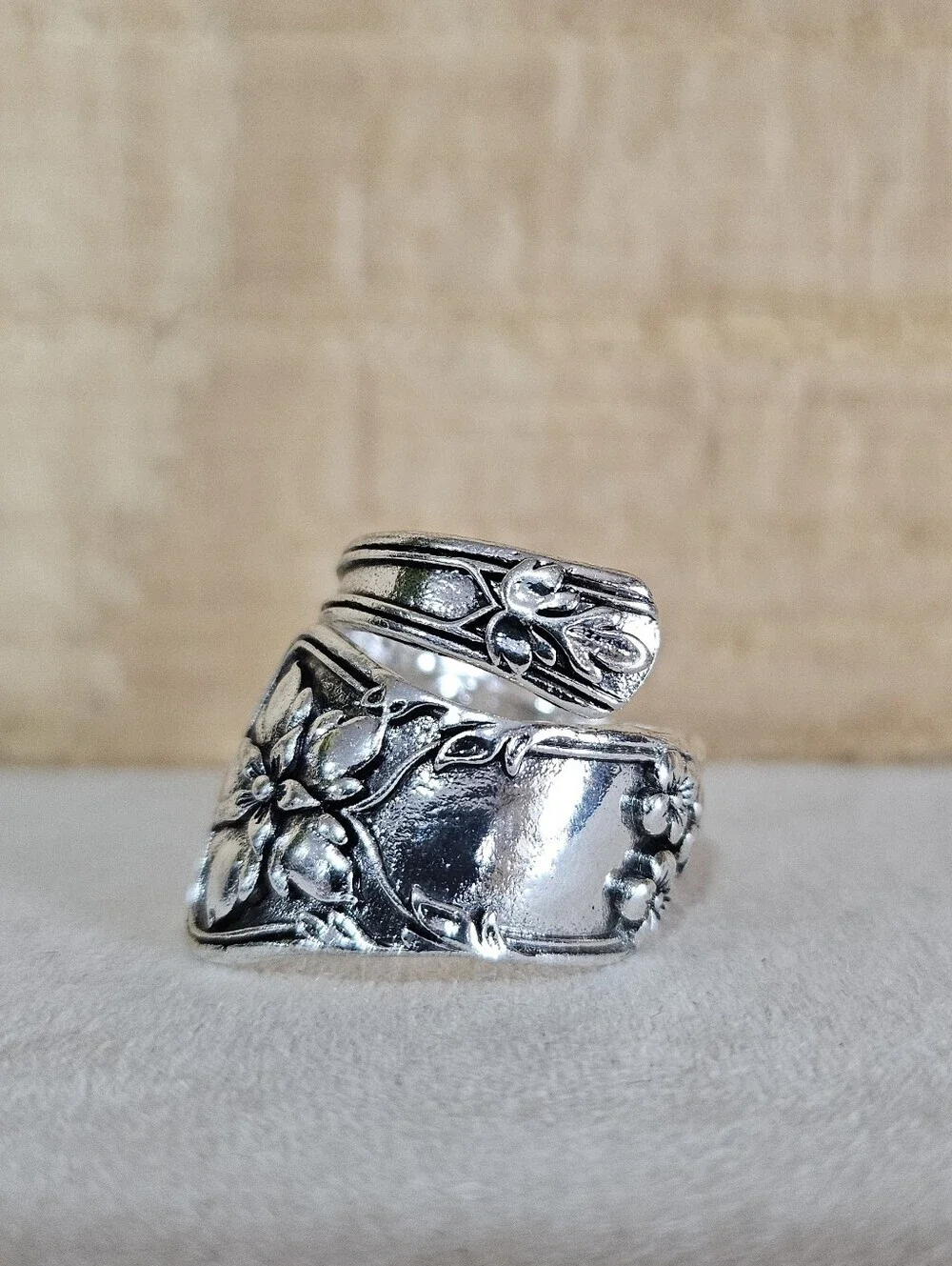 The Unbranded Brand 💥spoon ring